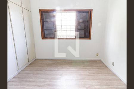 Casa à venda com 181m², 3 quartos e 2 vagas Casa à venda com 181m², 3 quartos e 2 vagasQuarto 1