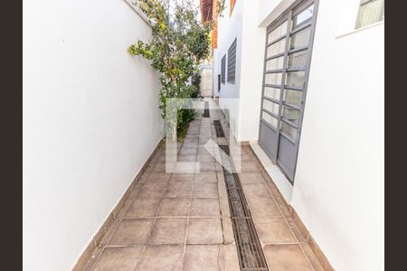 Casa à venda com 181m², 3 quartos e 2 vagas Casa à venda com 181m², 3 quartos e 2 vagasQuintal