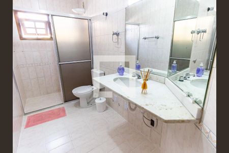 Casa à venda com 181m², 3 quartos e 2 vagas Casa à venda com 181m², 3 quartos e 2 vagasBanheiro da Suíte