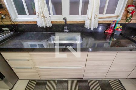 Casa à venda com 360m², 4 quartos e 2 vagas Casa à venda com 360m², 4 quartos e 2 vagasCozinha