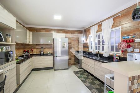 Casa à venda com 360m², 4 quartos e 2 vagas Casa à venda com 360m², 4 quartos e 2 vagasCozinha