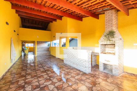 Casa à venda com 360m², 4 quartos e 2 vagas Casa à venda com 360m², 4 quartos e 2 vagasTerraço