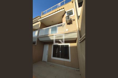 Casa de condomínio à venda com 100m², 3 quartos e 2 vagas1º Pav - Area Externa