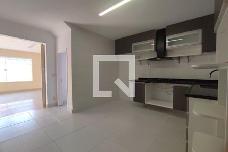 Casa de condomínio à venda com 100m², 3 quartos e 2 vagas1º Pav - Cozinha