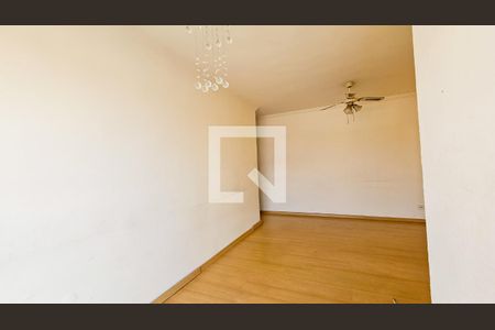 Sala de apartamento para alugar com 2 quartos, 70m² em Jardim Lallo, São Paulo