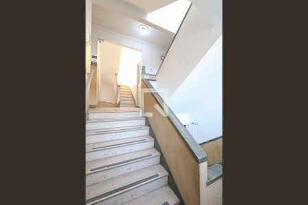 Apartamento à venda com 107m², 3 quartos e 1 vagaEscada