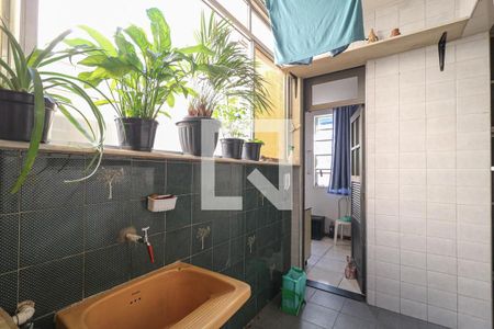 Apartamento à venda com 107m², 3 quartos e 1 vagaÁrea de Serviço