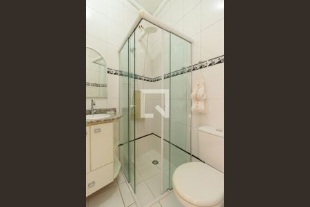 Casa à venda com 247m², 4 quartos e 4 vagas Casa à venda com 247m², 4 quartos e 4 vagasBanheiro