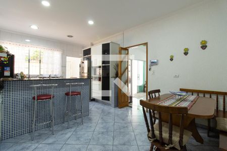 Casa à venda com 247m², 4 quartos e 4 vagas Casa à venda com 247m², 4 quartos e 4 vagasCozinha