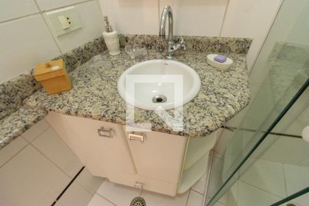 Casa à venda com 247m², 4 quartos e 4 vagas Casa à venda com 247m², 4 quartos e 4 vagasBanheiro