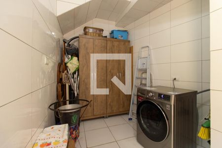 Casa à venda com 247m², 4 quartos e 4 vagas Casa à venda com 247m², 4 quartos e 4 vagasÁrea de serviço