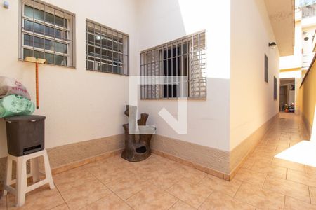 Casa à venda com 247m², 4 quartos e 4 vagas Casa à venda com 247m², 4 quartos e 4 vagasDespesa
