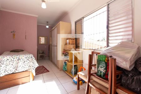 Casa à venda com 247m², 4 quartos e 4 vagas Casa à venda com 247m², 4 quartos e 4 vagasQuarto