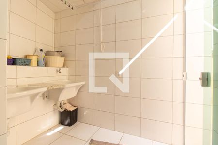 Casa à venda com 247m², 4 quartos e 4 vagas Casa à venda com 247m², 4 quartos e 4 vagasÁrea de serviço