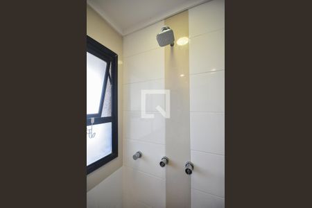 Apartamento à venda com 190m², 4 quartos e 3 vagasChuveiro do Banheiro da Suíte 4