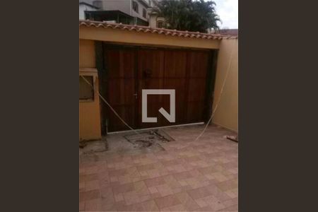 Casa à venda com 153m², 3 quartos e 2 vagas