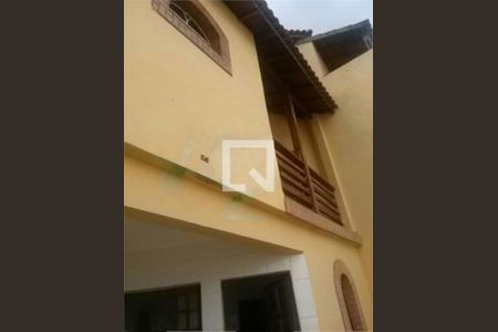 Casa à venda com 153m², 3 quartos e 2 vagas