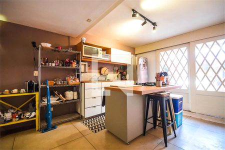 Casa de Condomínio à venda com 2 quartos, 97m² em Jardim Trussardi, São Paulo