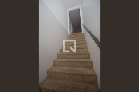 Casa para alugar com 180m², 4 quartos e 3 vagasEscada