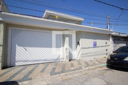 Casa para alugar com 180m², 4 quartos e 3 vagasFachada