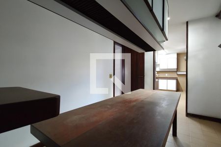 Casa para alugar com 1100m², 4 quartos e 6 vagas Casa para alugar com 1100m², 4 quartos e 6 vagasCopa