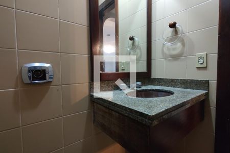 Casa para alugar com 1100m², 4 quartos e 6 vagas Casa para alugar com 1100m², 4 quartos e 6 vagasLavabo