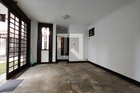 Casa para alugar com 1100m², 4 quartos e 6 vagas Casa para alugar com 1100m², 4 quartos e 6 vagasSalão de Festas