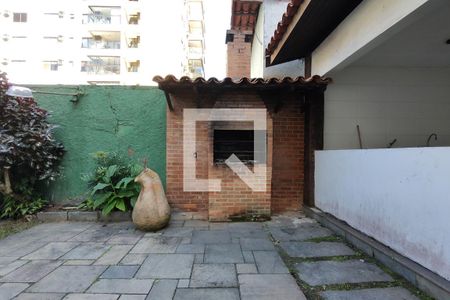 Casa para alugar com 1100m², 4 quartos e 6 vagas Casa para alugar com 1100m², 4 quartos e 6 vagasChurrasqueira