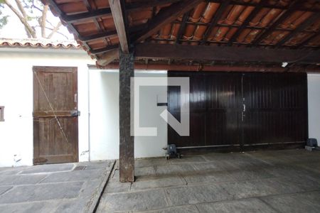 Casa para alugar com 1100m², 4 quartos e 6 vagas Casa para alugar com 1100m², 4 quartos e 6 vagasGaragem