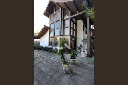 Casa para alugar com 1100m², 4 quartos e 6 vagasFachada