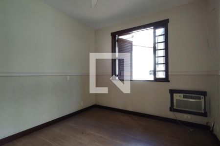 Casa para alugar com 1100m², 4 quartos e 6 vagas Casa para alugar com 1100m², 4 quartos e 6 vagasQuarto 4 - Armários