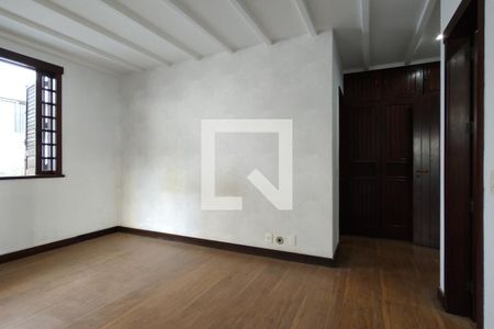 Casa para alugar com 1100m², 4 quartos e 6 vagas Casa para alugar com 1100m², 4 quartos e 6 vagasQuarto 3 - Suíte