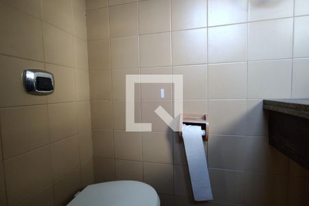 Casa para alugar com 1100m², 4 quartos e 6 vagas Casa para alugar com 1100m², 4 quartos e 6 vagasBanheiro 2