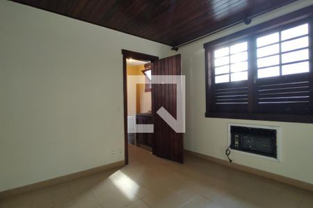 Casa para alugar com 1100m², 4 quartos e 6 vagas Casa para alugar com 1100m², 4 quartos e 6 vagasCasa Anexo - Quarto