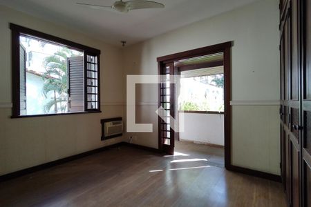 Casa para alugar com 1100m², 4 quartos e 6 vagas Casa para alugar com 1100m², 4 quartos e 6 vagasQuarto 4 - Armários