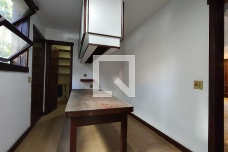 Casa para alugar com 1100m², 4 quartos e 6 vagas Casa para alugar com 1100m², 4 quartos e 6 vagasCopa