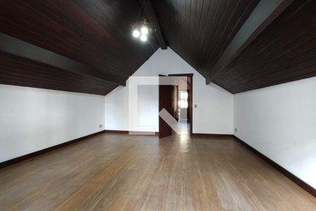 Casa para alugar com 1100m², 4 quartos e 6 vagas Casa para alugar com 1100m², 4 quartos e 6 vagasQuaro 5