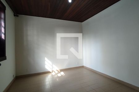 Casa para alugar com 1100m², 4 quartos e 6 vagas Casa para alugar com 1100m², 4 quartos e 6 vagasCasa Anexo - Quarto