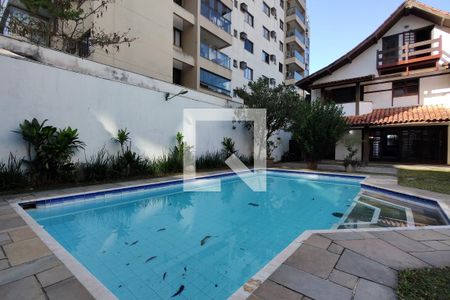 Casa para alugar com 1100m², 4 quartos e 6 vagas Casa para alugar com 1100m², 4 quartos e 6 vagasPiscina