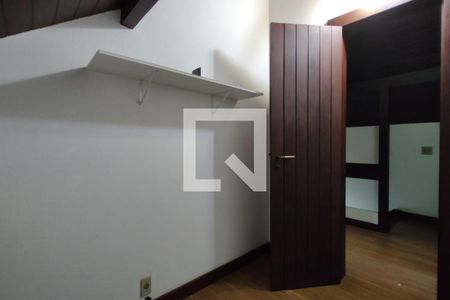 Casa para alugar com 1100m², 4 quartos e 6 vagas Casa para alugar com 1100m², 4 quartos e 6 vagasEscritório