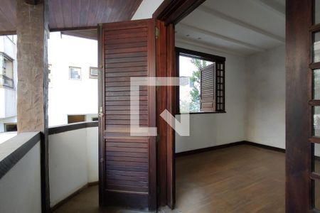 Casa para alugar com 1100m², 4 quartos e 6 vagas Casa para alugar com 1100m², 4 quartos e 6 vagasVaranda da Suíte