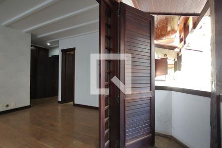 Casa para alugar com 1100m², 4 quartos e 6 vagas Casa para alugar com 1100m², 4 quartos e 6 vagasVaranda da Suíte