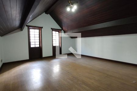 Casa para alugar com 1100m², 4 quartos e 6 vagas Casa para alugar com 1100m², 4 quartos e 6 vagasQuaro 5