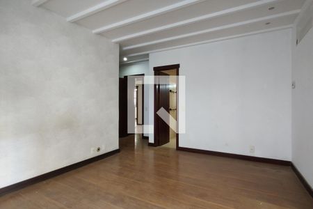 Casa para alugar com 1100m², 4 quartos e 6 vagas Casa para alugar com 1100m², 4 quartos e 6 vagasQuarto 3 - Suíte