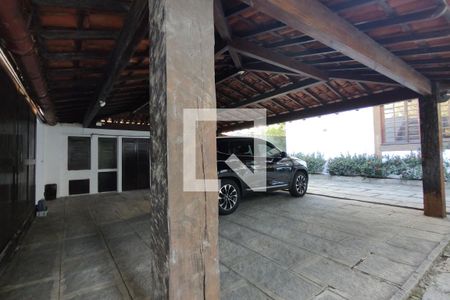 Casa para alugar com 1100m², 4 quartos e 6 vagas Casa para alugar com 1100m², 4 quartos e 6 vagasGaragem