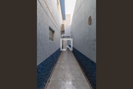 Casa à venda com 120m², 2 quartos e 2 vagasCorredor