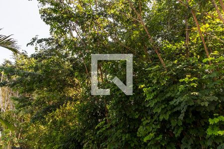 Casa de condomínio à venda com 400m², 3 quartos e 4 vagasQuintal