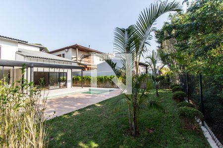 Casa de condomínio à venda com 400m², 3 quartos e 4 vagasQuintal