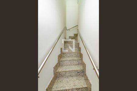 Apartamento à venda com 180m², 3 quartos e 4 vagasEscada