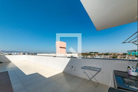 Apartamento à venda com 180m², 3 quartos e 4 vagasVaranda